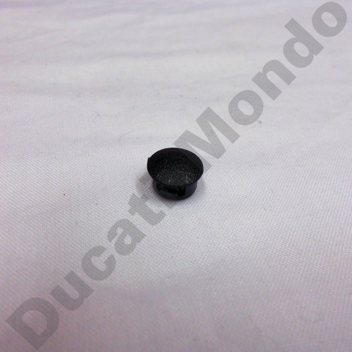 Pannier bracket plug - , 87240231a