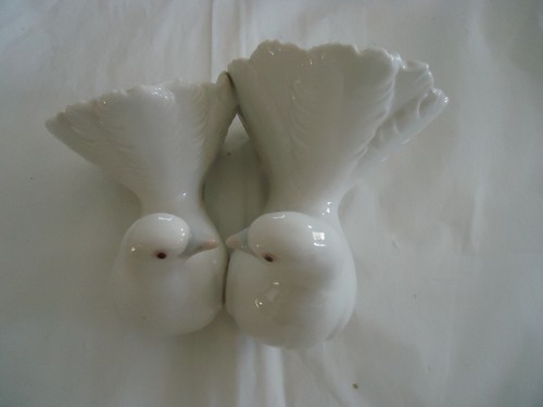 Lladro kissing doves - "kissing, doves"