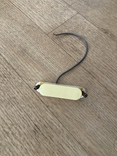 White korean pickup early - white,