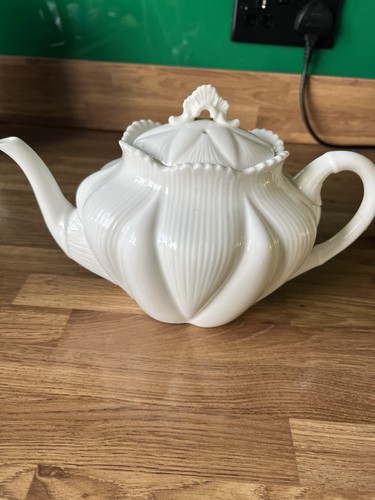 Shelley china white tea - shelley, pot