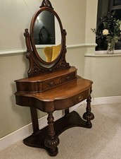 Victorian Duchess Dressing