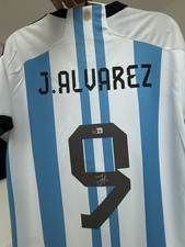 SIGNED JULIÁN ÁLVAREZ