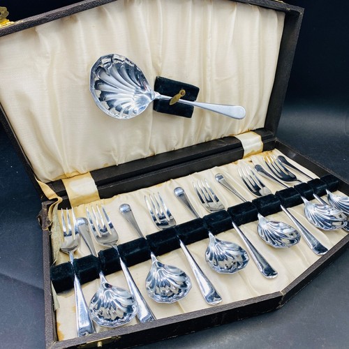 Cake dessert spoons pastry - dessert,