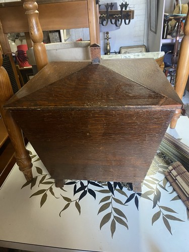 Oak casket lined sewing or - casket/,