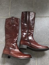 Gabor knee high brown boots flat size 6.5 