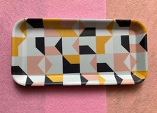 SMUG Geometric/Modern Style