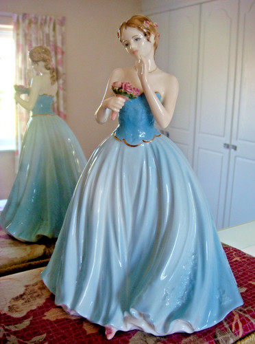 Coalport figure dearest - coalport, figure-dearest