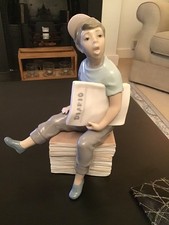 Lladro Nao Newspaper Boy