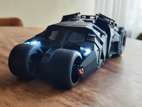 Batmobile tumbler diecast - 1:18,