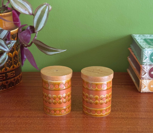 Hornsea saffron pottery salt - saffron,