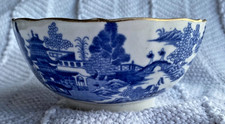 ANTIQUE Willow pattern bowl