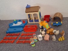 Elc Happyland Farm Bundle Stable Fences 10 Figures Animals Sty Pond Tractor Etc