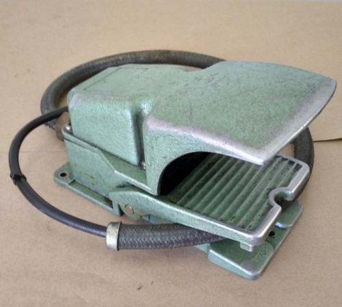 Foot pedal switch - pedal, removed