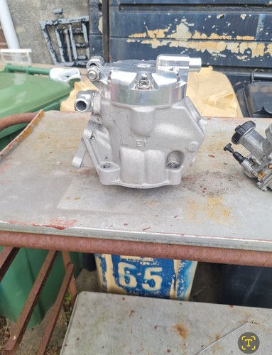 Esr 330 cylinder head - ,