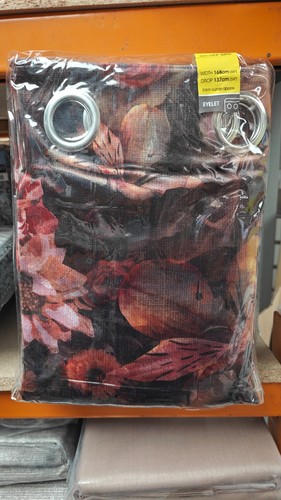 Dramatic floral effect - 3d,