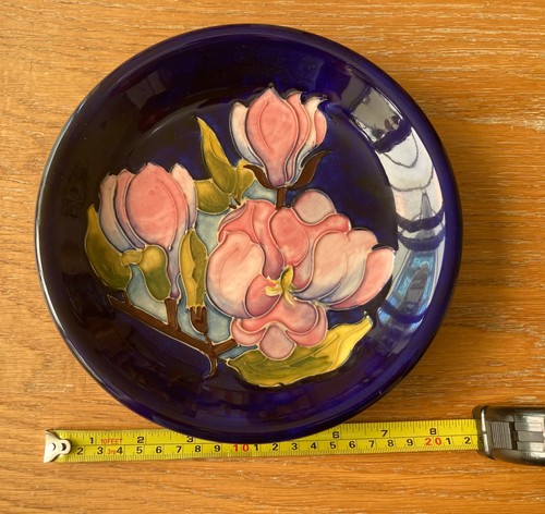 Moorcroft magnolia flowers - moorcroft,