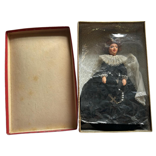 Peggy nisbet doll - peggy,