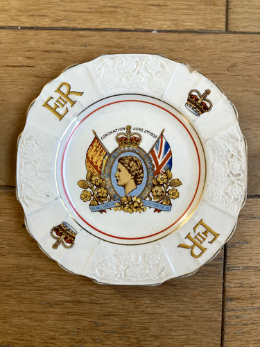 Elizabeth coronation plate - elizabeth,
