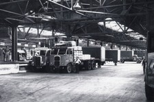 B/W PHOTO: BRITISH ROAD SERVICES LOADING BAY SCENE - SCAMMELL RIGID 8 & AEC