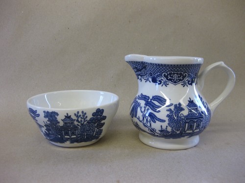 Churchill willow pattern jug - churchill, &