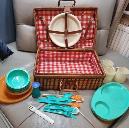 Vintage wicker picnic - picnic, basket