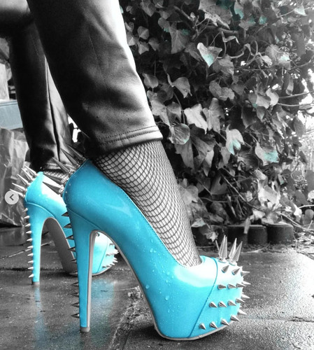 Very high heel spike - very,