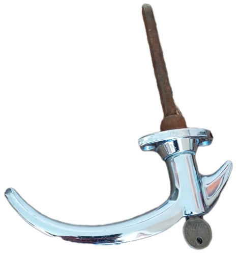 Chrome locking door - chrome,