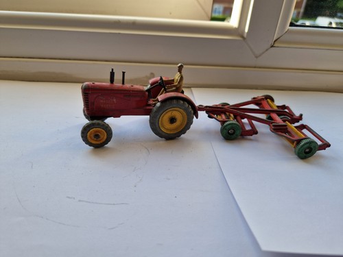 Dinky toys massey - dinky,