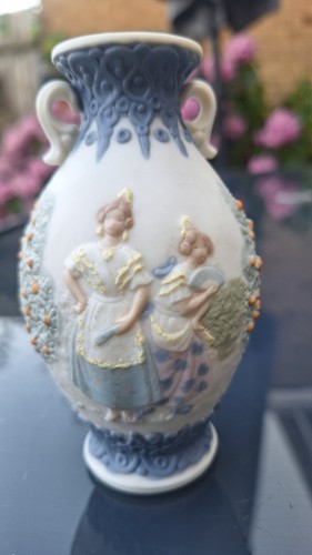 Lladro miniature urn - lladro,