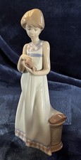 Lladro #5607 Girl With