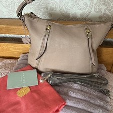 Radley Beige bag zip closure 2