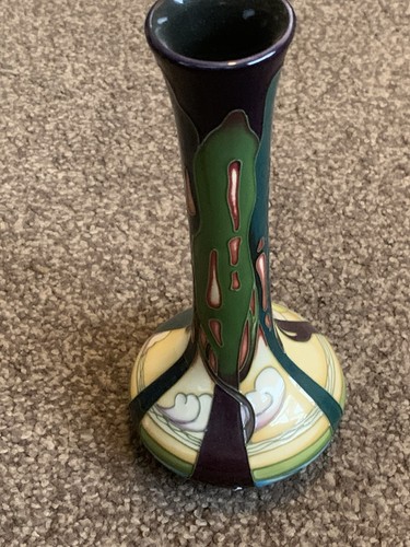 Moorcroft pottery bottle vase - moorcroft,