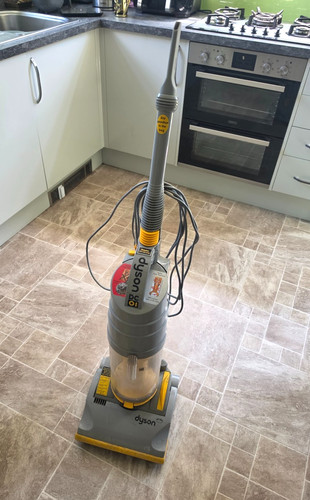 Dyson dc01 original vacuum - dyson,