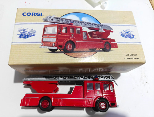 Corgi aec turntable ladder - turntable,