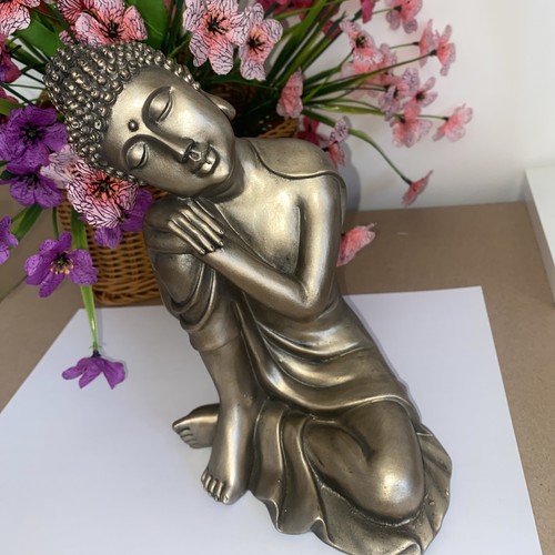 Buddha sculpture peaceful - |,