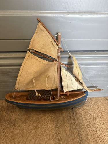 Medium wooden model fishing - medium,