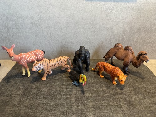 Unbranded set animals - set,