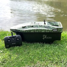 BRAND NEW CARP FISHING BAIT BOAT. LAKE REAPER, CAMOUFLAGE A FANTASTIC BOAT