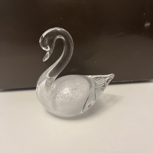 Vintage art glass swan - 3.75”,
