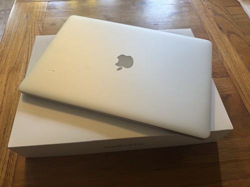Apple macbook pro retina - 15”,