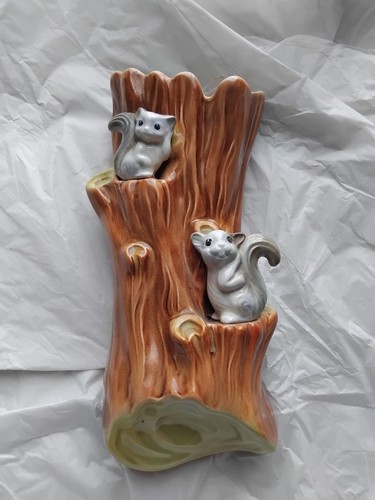 Hornsea pottery squirrels - squirrels, in
