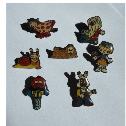 Magic roundabout pin badge - roundabout,