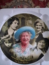 COALPORT MEMORIAL PLATE HER MAJESTY QUEEN ELIZABETH THE QUEEN MOTHER (1900-2002)