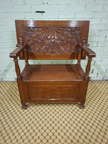Carved oak green - green, man