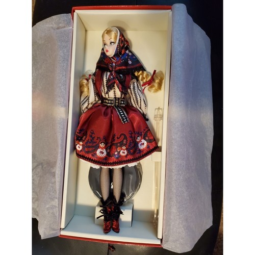 Mila barbie silkstone gold - mila,