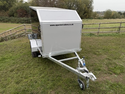 8x5 braked box trailer - braked,
