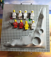 Vintage Lego Space Base Plate Boards Moon Crater Board X6 & 8 Original Mini Figs