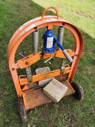 Fairport block paving - /,