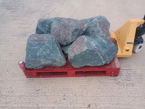 Large granite garden - ,