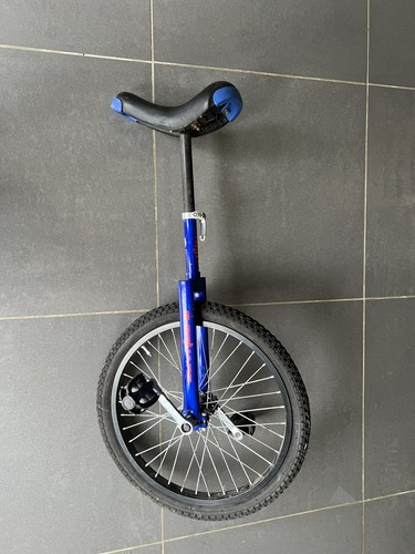 Square biking unicycle - b-square, w/